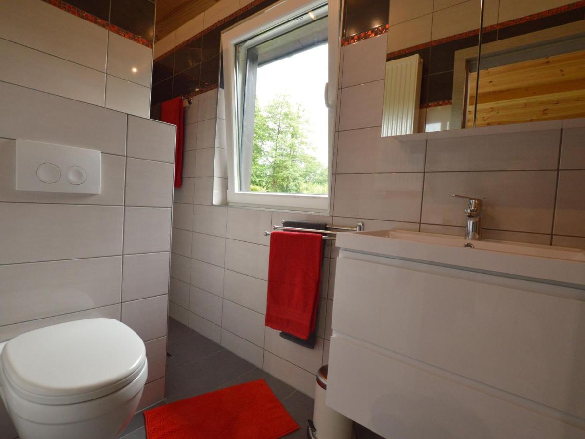 Chalet Near Ourthe River And The City Of Durbuy Vieuxville Exterior photo